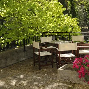 Hostellerie De L'abbaye De Frigolet Graveson